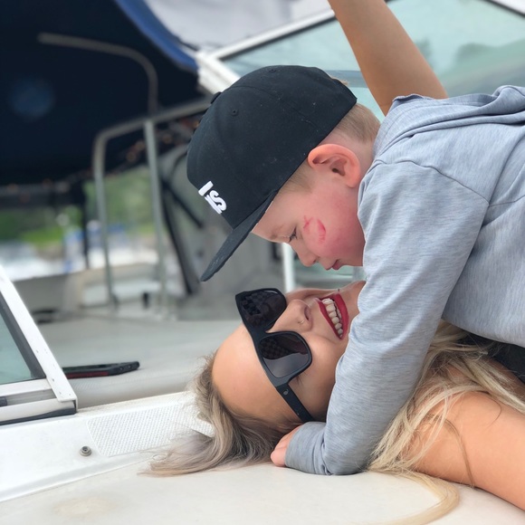 Meet your Posher, Heather! ๐ - Picture 6 of 6